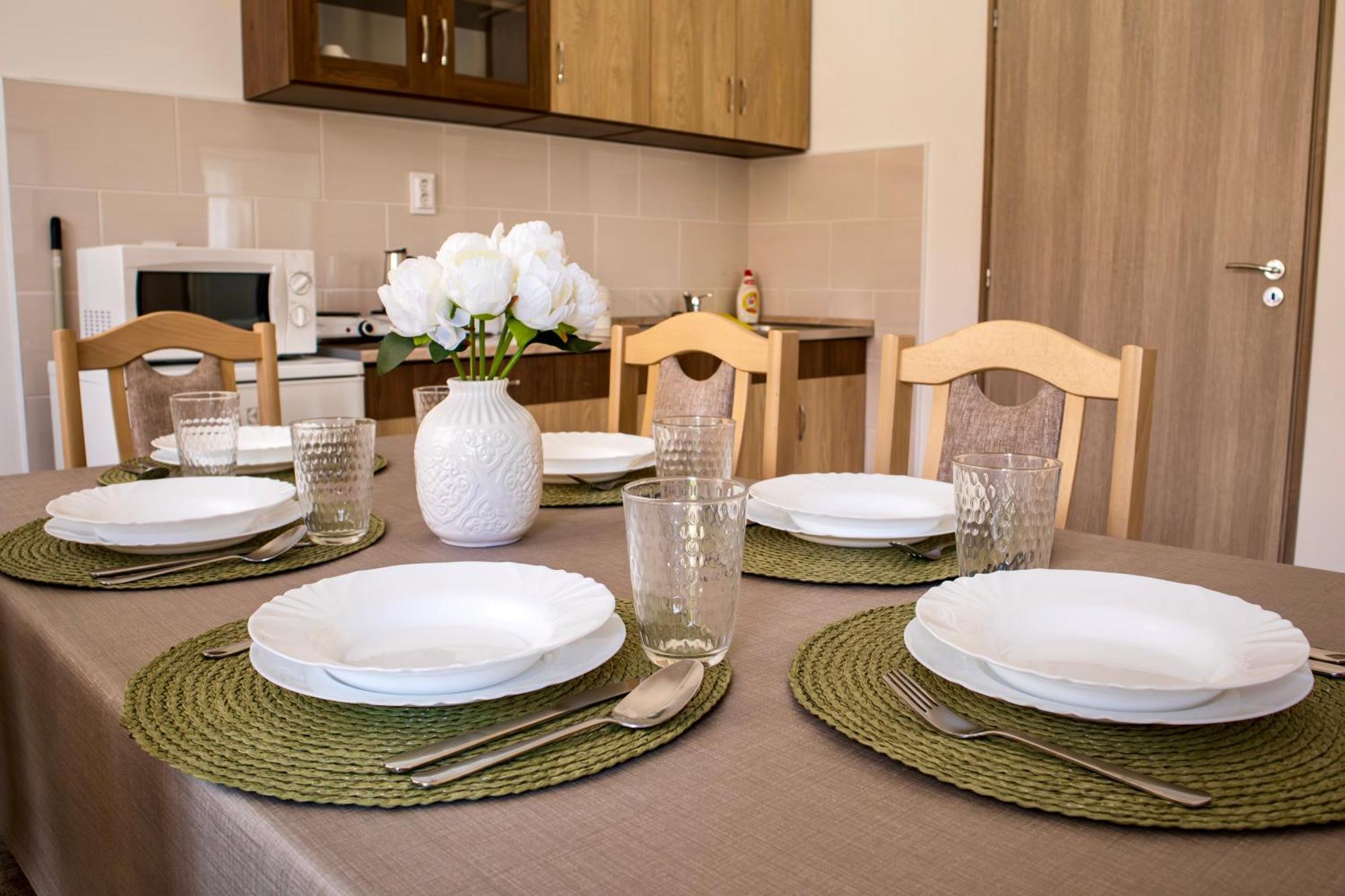 Izisz Apartman Matraterenye Exteriér fotografie