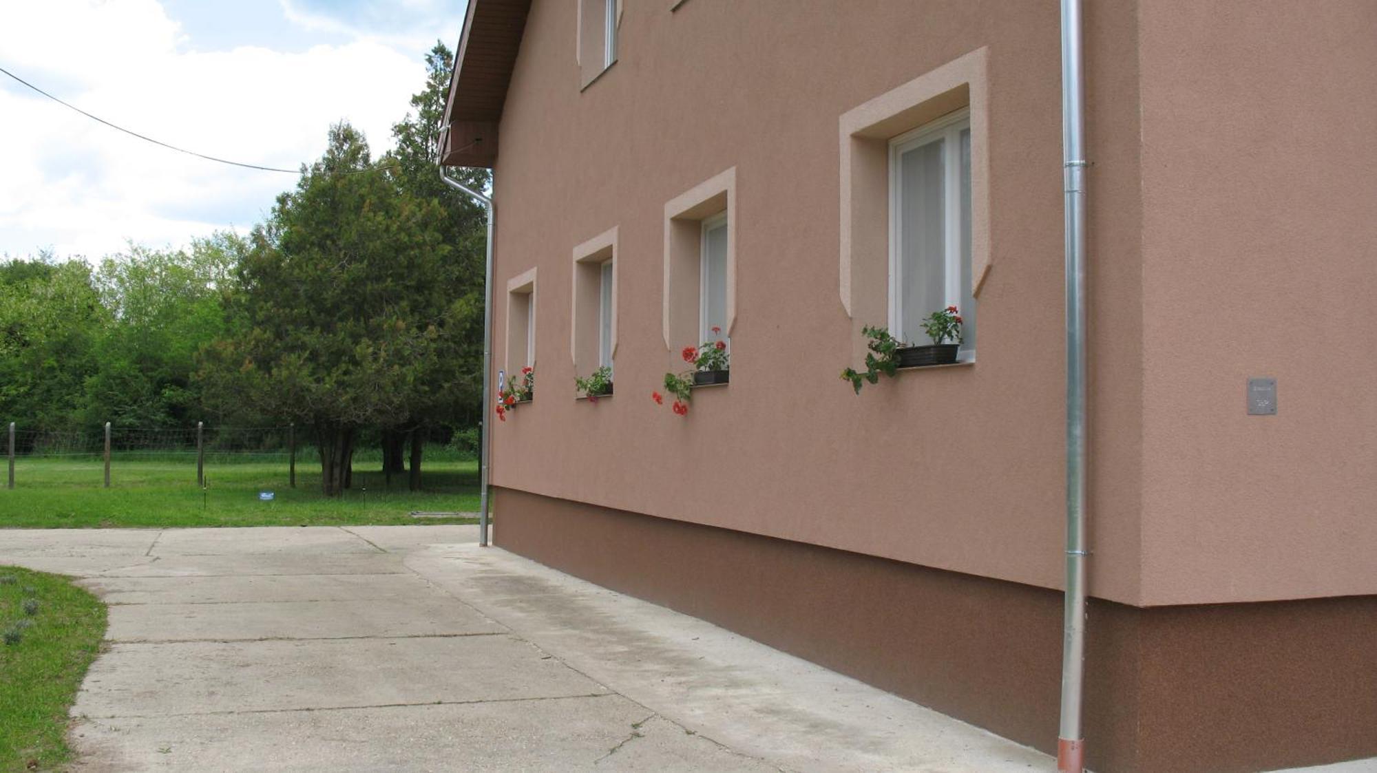 Izisz Apartman Matraterenye Exteriér fotografie